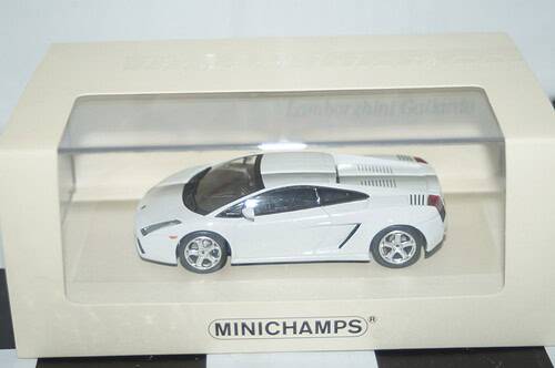 Minichamps aston martin v8 vantage 2005 white 1:43 436 137420