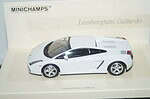 Minichamps aston martin v8 vantage 2005 white 1:43 436 137420