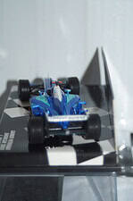 Minichamps sauber petronas showcar 2005 villeneuve 400 050081 diecast 1:43