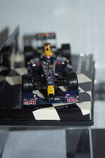 Minichamps red bull renault rb5 m.webber 400 090114 diecast 1:43