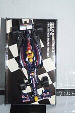 Minichamps red bull renault rb5 m.webber 400 090114 diecast 1:43
