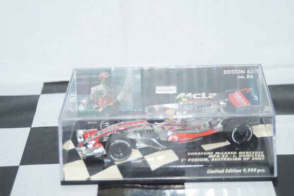 Minichamps mclaren mercedes mp 4/13 m.hakkinen 530 984308 1:43