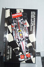 Minichamps mclaren mercedes mp 4/13 m.hakkinen 530 984308 1:43
