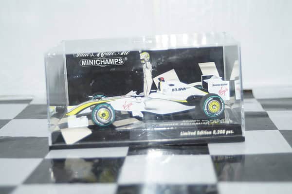 Minichamps brawn gp 001 winner australian 2009 j.button  400 090122 1:43