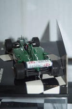 Minichamps jaguar racing r4 m.webber 400 030014 1:43