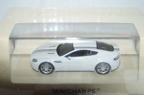 Minichamps aston martin v8 vantage 2005 white 1:43 436 137420