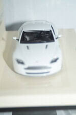 Minichamps aston martin v8 vantage 2005 white 1:43 436 137420