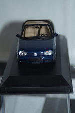 Minichamps (dealer box) vw golf convertible , dark blue, 1:43 diecast