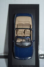 Minichamps (dealer box) vw golf convertible , dark blue, 1:43 diecast