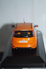Minichamps (dealer box) ford focus st in orange, 3 door ,1:43 diecast