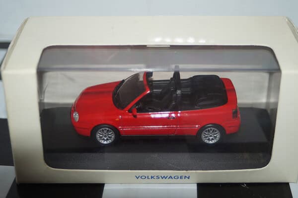 Minichamps (dealer box) vw golf convertible in red, 1:43 diecast