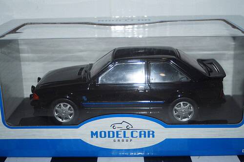 Model car group ford escort rs turbo 1985 white 1/18th mcg18419