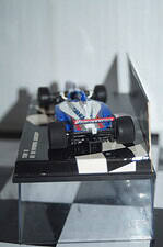 Minichamps arrows fa 18 yamaha 1997 d.hill 433 970001 1:43