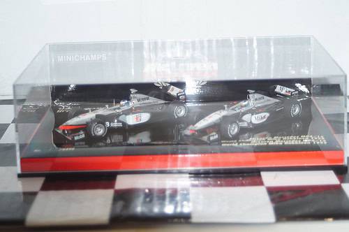 Minichamps mclaren mercedes m.hakkinen twin set 402 989901 1:43