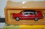 Vanguards rover 3500 v8 in red with black roof va06502 1/43rd