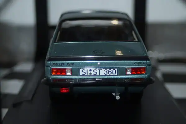 Norev opel kadett 1978 rallye winterfest 1:18 scale 183654 ltd