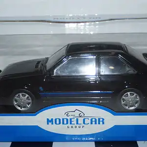 Model car group ford escort rs turbo 1985 black 1/18th mcg18420