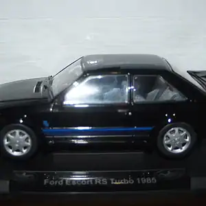 Model car group ford escort rs turbo 1985 black 1/18th mcg18420