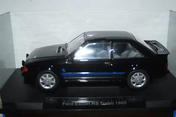 Model car group ford escort rs turbo 1985 black 1/18th mcg18420