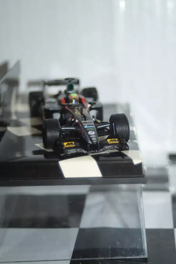 Minichamps kl minardi asiatech ps 02 m.webber 400 020023 1:43