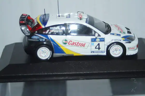 Minichamps ford focus rs wrc acropolis rally 2003 400 038374,1:43