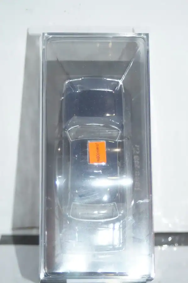 Maxichamps volvo 240 gl 1986 dark blue 1:43 940 171405