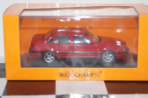 Maxichamps volvo 850 1994 red 1:43 940 171460