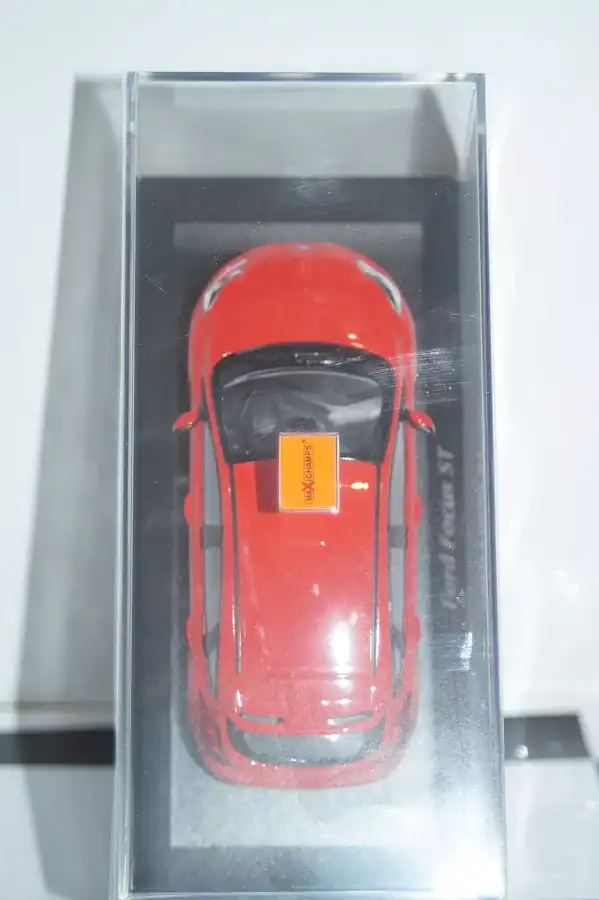 Maxichamps ford focus st 2011 red 1:43 940 081900