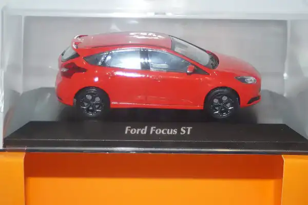 Maxichamps ford focus st 2011 red 1:43 940 081900