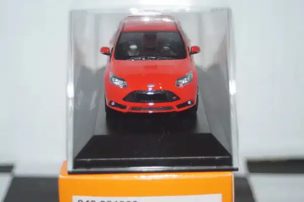 Maxichamps ford focus st 2011 red 1:43 940 081900