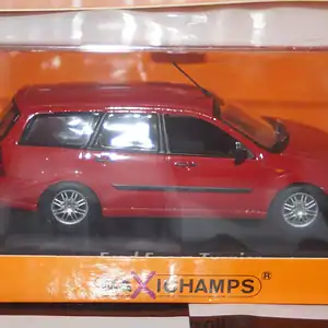Maxichamps ford focus turnier (estate) 1998 red 1:43 940 087010