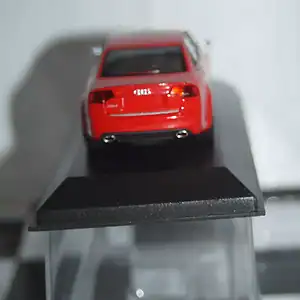 Minichamps audi rs4 saloon 2005 red 1:43 400 014600