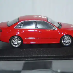 Minichamps audi rs4 saloon 2005 red 1:43 400 014600