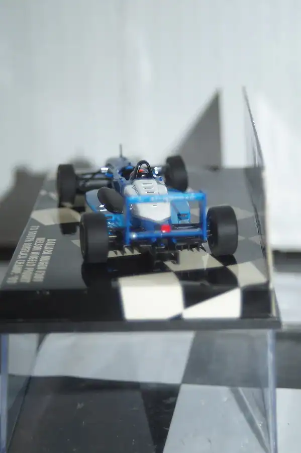 Minichamps dallara mugen f301, n.piquet 400 020333 1:43