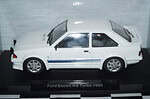 Model car group ford escort rs turbo 1985 white 1/18th mcg18419