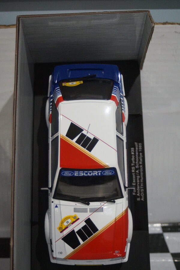 Model car group ford escort rs turbo hunstruck rally 1/18th mcg18422