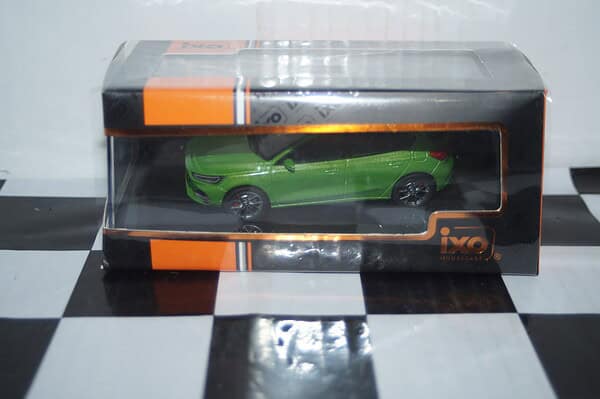 Ixo ford focus st 2022 green 1:43 moc333.22