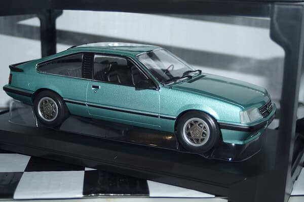 Norev opel monza 2.5 e beryll green 1983 1:18 scale 183643 ltd