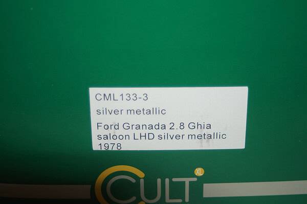 Cult scale models ford granada 2.8 ghia 1978 silver 1:18 cml133-1