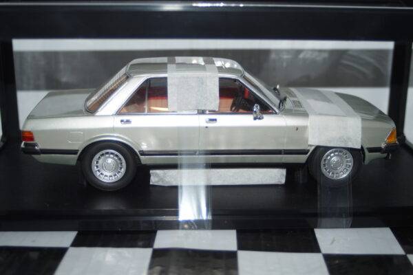 Cult scale models ford granada 2.8 ghia 1978 silver 1:18 cml133-1