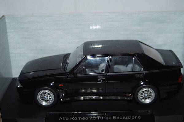 Model car group alfa romeo 75 evolutione 1987 black mcg18429 1:18