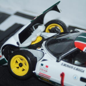 Kyosho lancia stratos 1977 monte carlo 1:18 diecast 08132a spares or repair