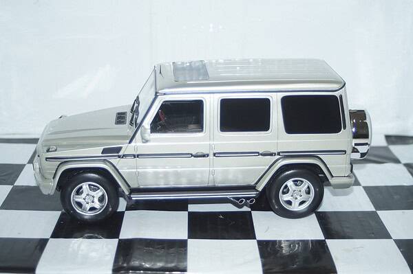 Otto mercedes g class in silver 1:18 ot1126