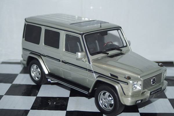Otto mercedes g class in silver 1:18 ot1126