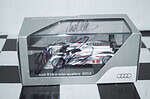 Spark audi r18 e-tron quattro, 2012 (signed)(dealer) 502.12.002.13 1:43