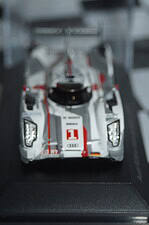 Spark audi r18 e-tron quattro, 2012 (signed)(dealer) 502.12.002.13 1:43