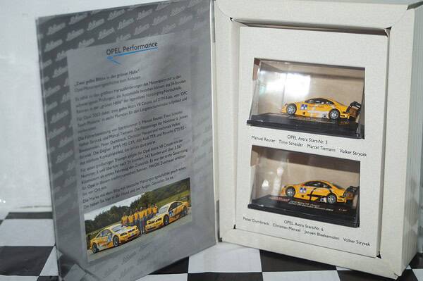 Schuco opel astra v8 coupe 2 car set #5 & #6 ref 21757 1:76 plastic