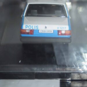 Premium x volvo 740 stockholm police 1985 1:43 diecast prd439