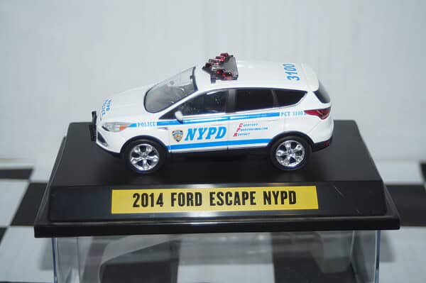 Greenlight ford escape nypd 2014 1:43 diecast 86070