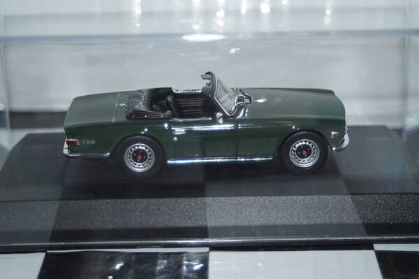 Norev triumph tr6 1970 green 1:43 diecast 350093
